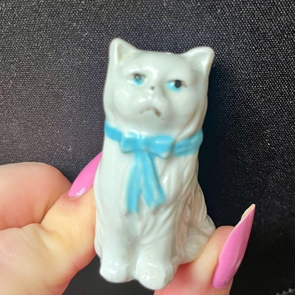Vintage kitty cat salt shaker. - Picture 5 of 8